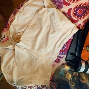 WHITE LULULEMON SPEED UP SHORT! SZ 8